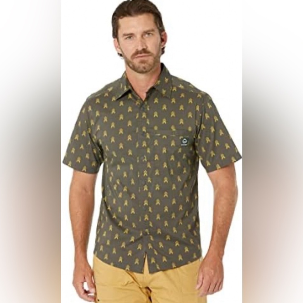 Wolverine NWT Men’s Size M Charcoal Grey Vented Back Short Sleeve Outdoor Shirt